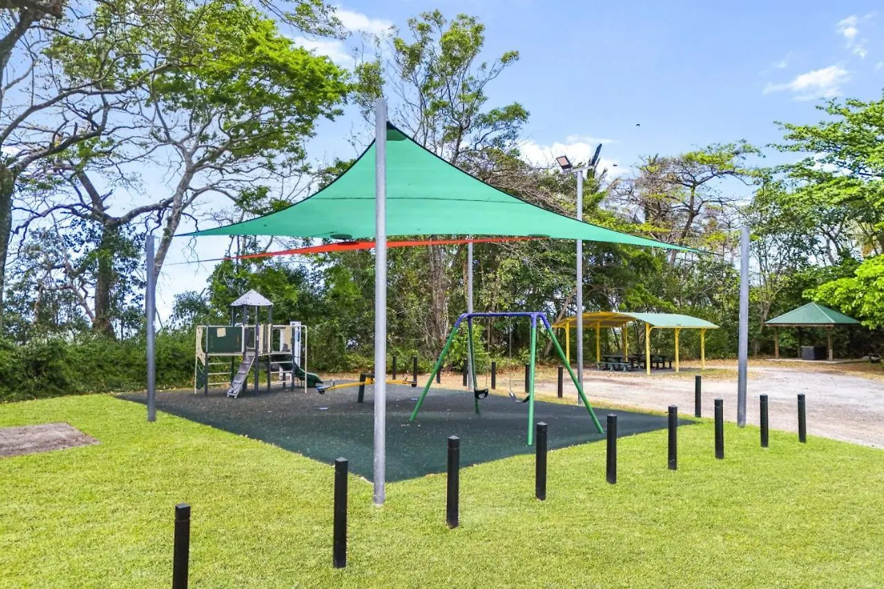 Beachfront Serenity At Wonga Beach Holiday home